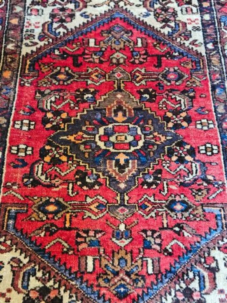 Superb Persian Pure Wool Rug  - Image 6