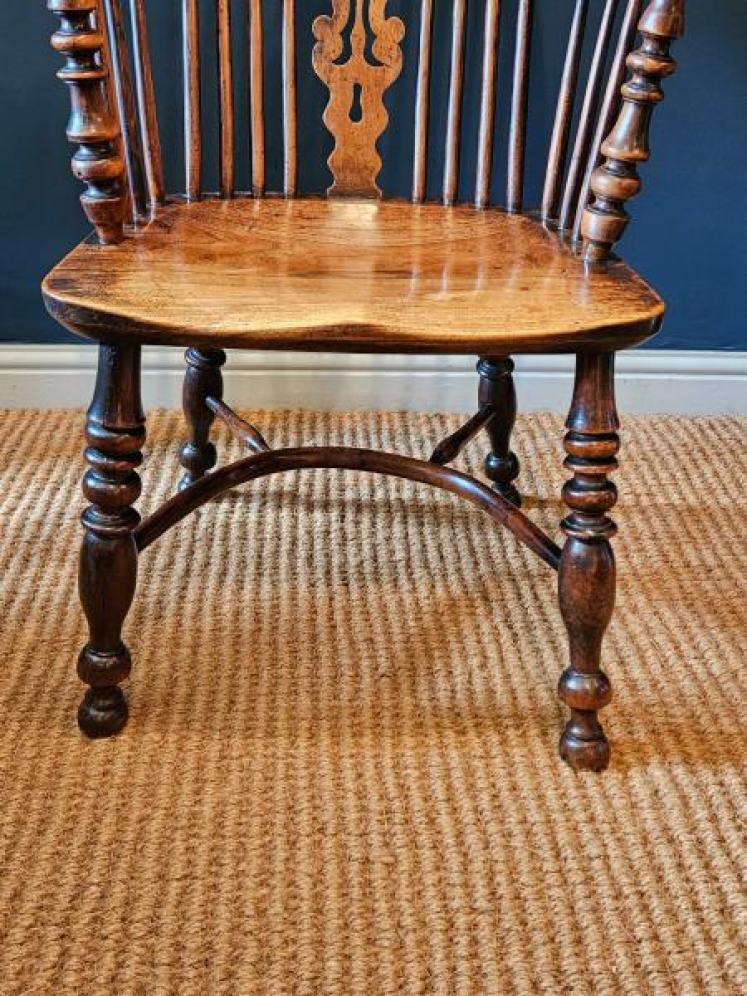 Superb Yew Wood High Back Windsor Chair  - Image 2