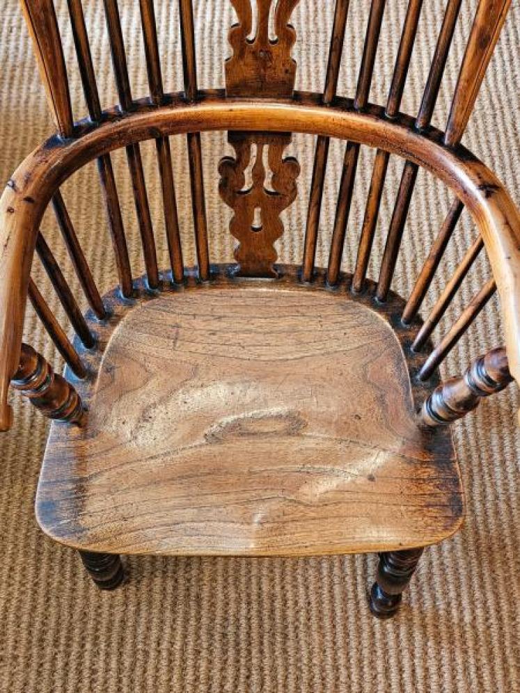 Superb Yew Wood High Back Windsor Chair  - Image 6