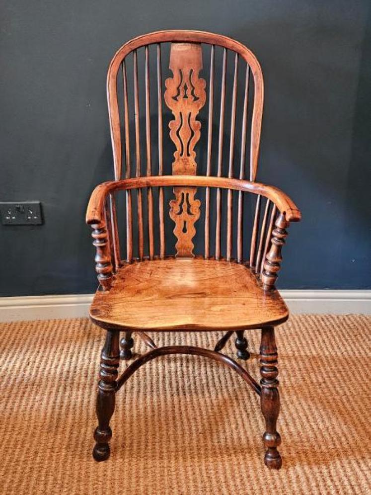 Superb Yew Wood High Back Windsor Chair  - Image 7