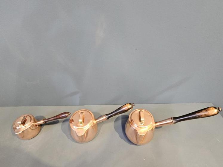Matching Set of 3 Victorian Copper Pans - Image 2