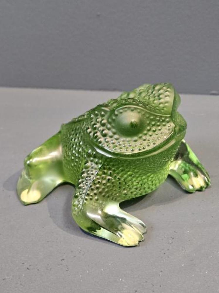 Large Lalique Toad - Image 1