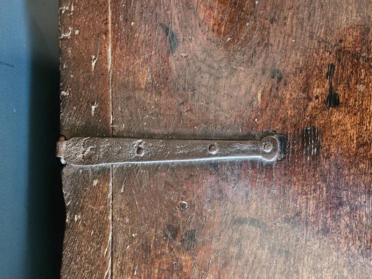 Wonderful 16th Century Oak Coffer - Image 2