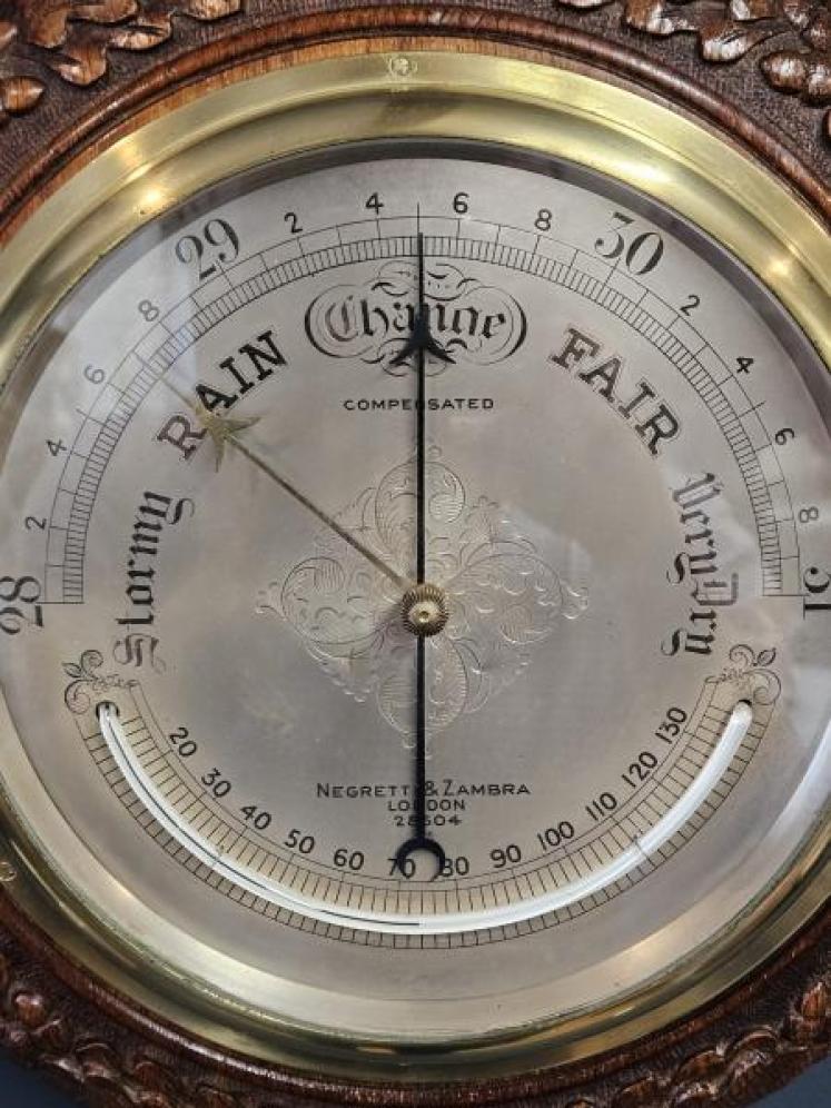 Negretti & Zambra 14" Oak Leaf Border Barometer - Image 7