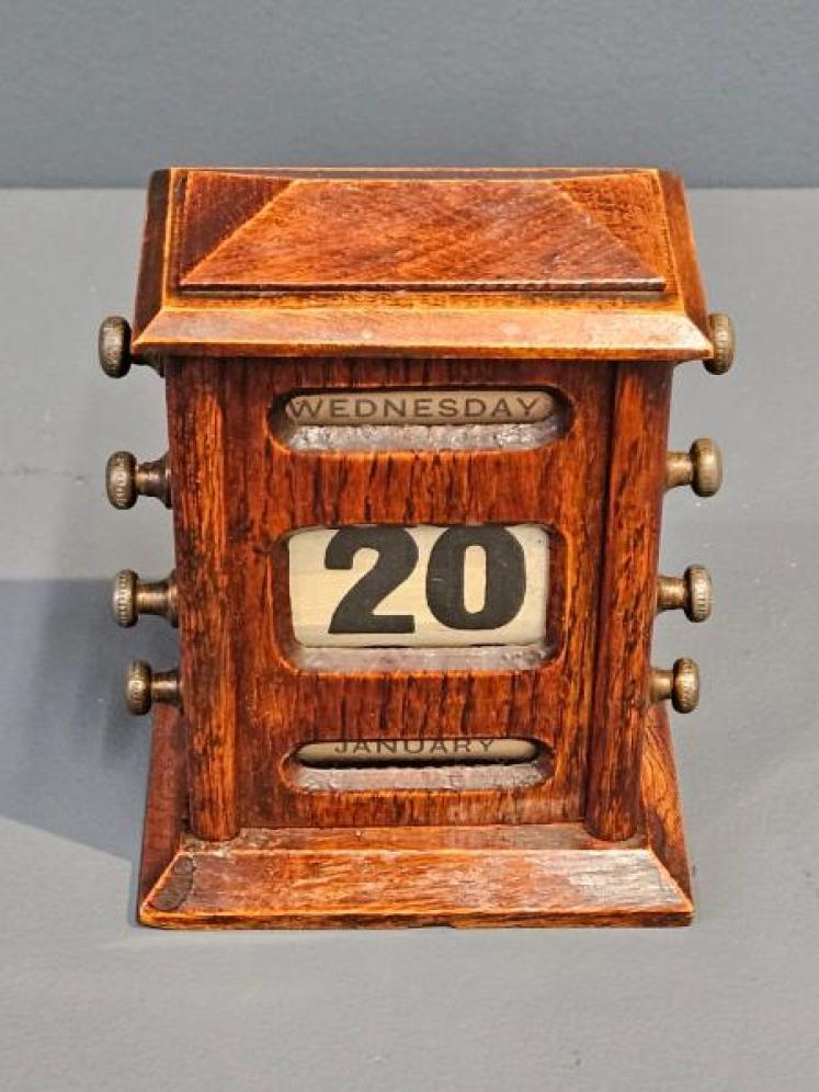 Small Edwardian Oak Perpetual Desk Calendar - Image 7