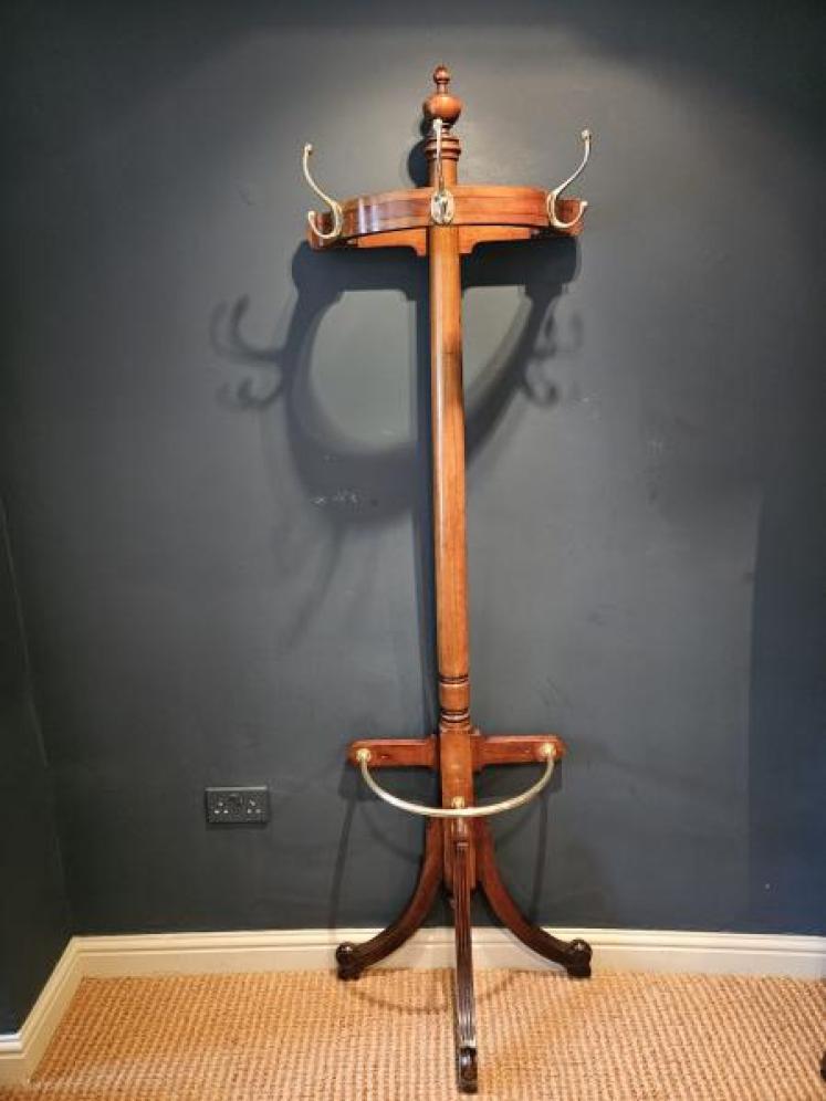 Superb Walnut Hall Stand in the Manner of Shoolbred - Image 1