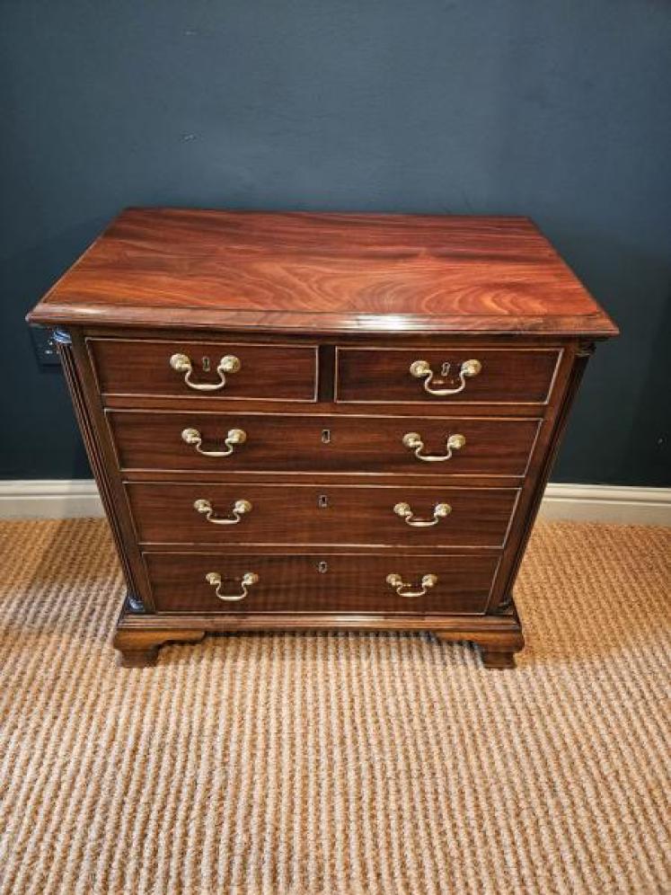 Small George III Figured Mahogany Chest of Drawers - Image 4