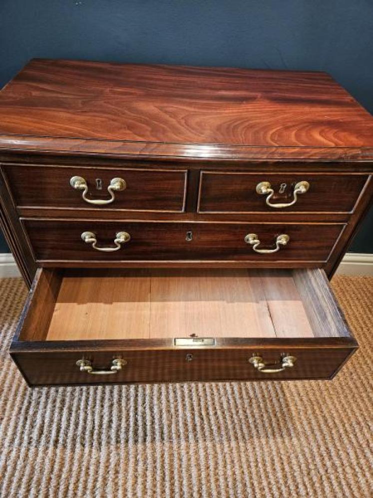 Small George III Figured Mahogany Chest of Drawers - Image 5