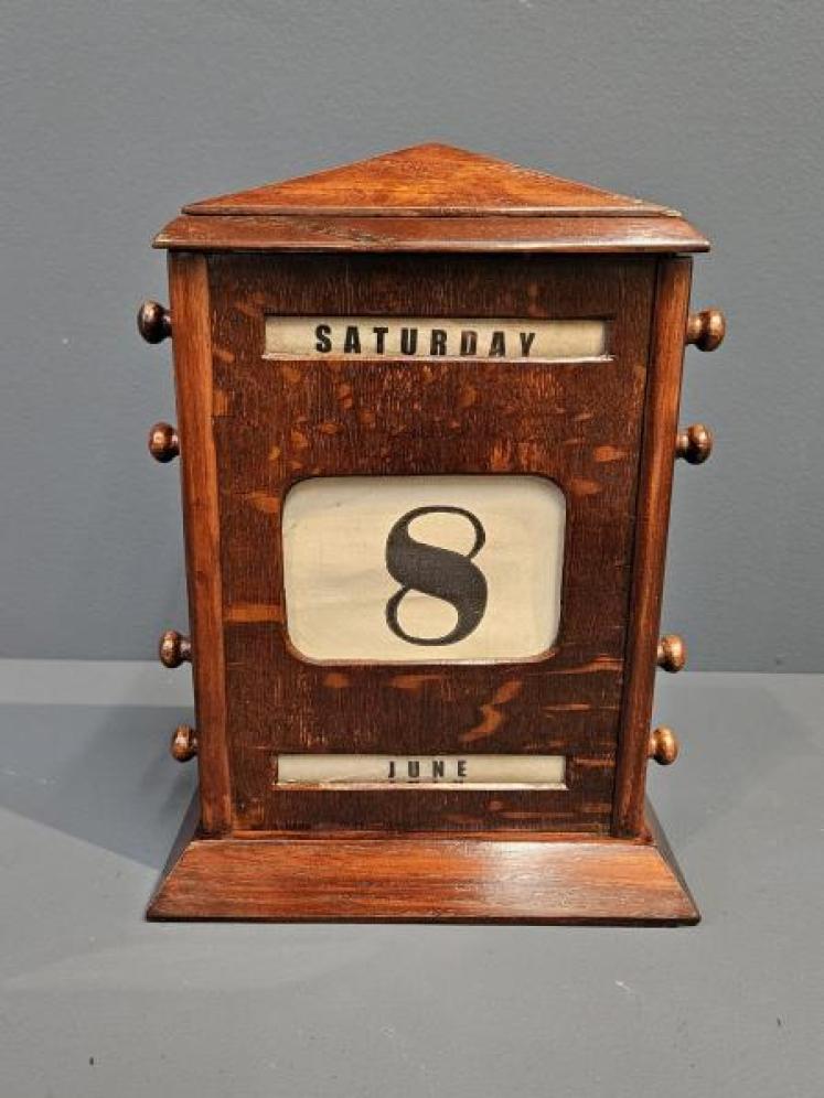 Large Edwardian Oak Perpetual Desk Calendar - Image 1