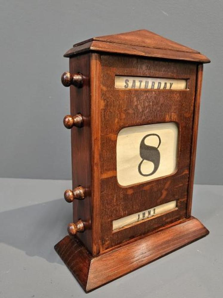 Large Edwardian Oak Perpetual Desk Calendar - Image 4