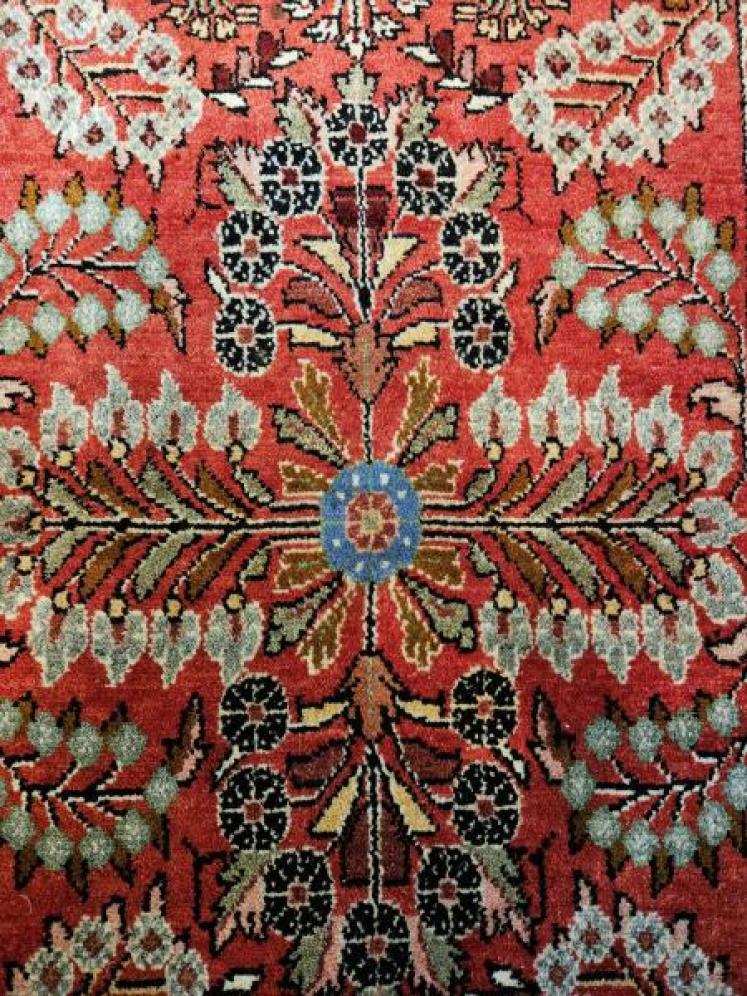 Quality Persian Pure Wool Rug - Image 2