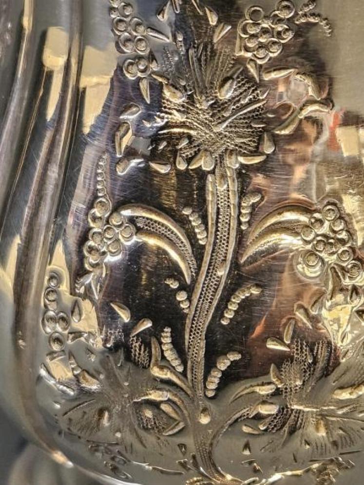 Mid Victorian Embossed & Engraved Silver Mug - Image 4