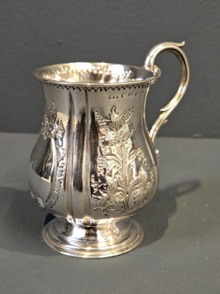 Mid Victorian Embossed & Engraved Silver Mug - Image 6