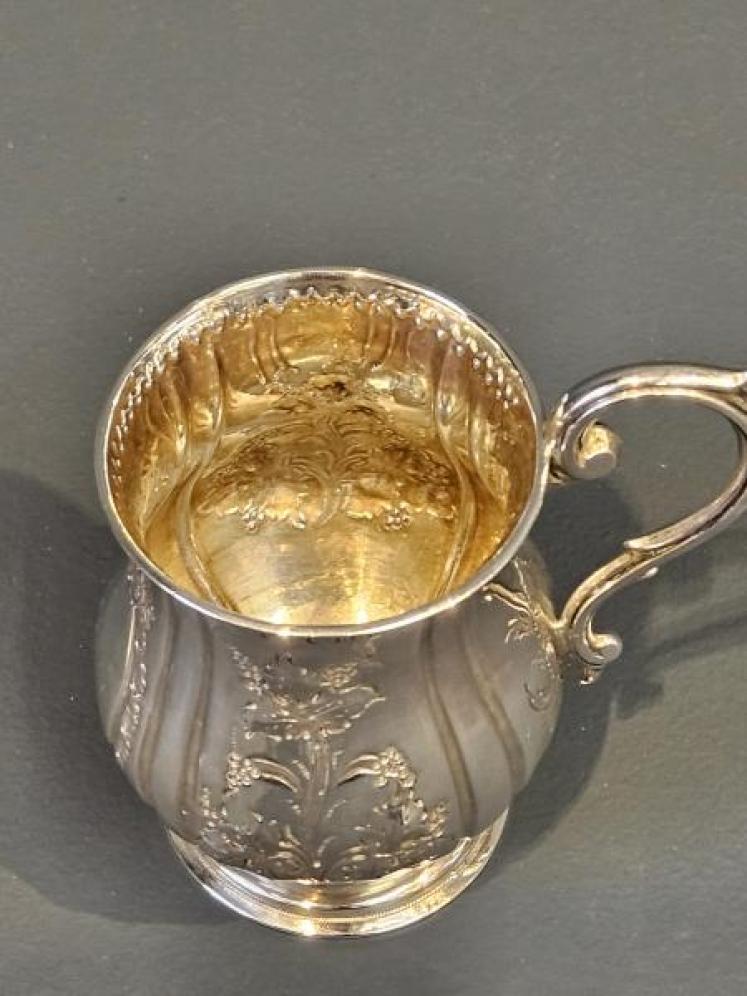 Mid Victorian Embossed & Engraved Silver Mug - Image 7