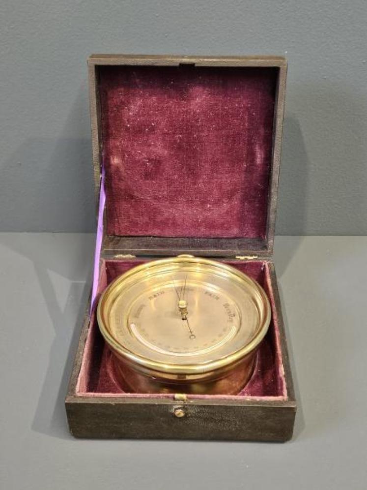 Superior Quality Victorian Marine Barometer in Presentation Case - Image 1