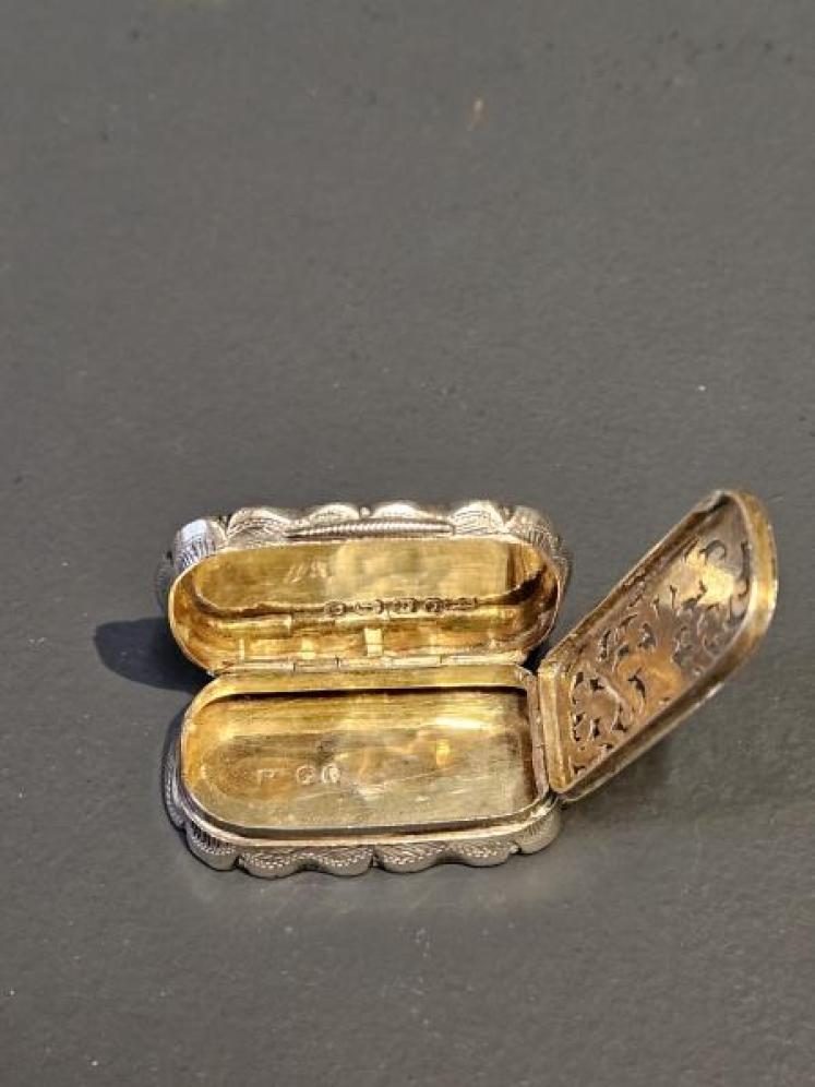 Fine Quality Victorian Silver Vinaigrette - Image 3