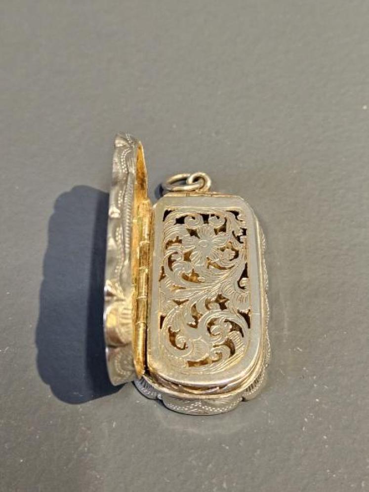 Fine Quality Victorian Silver Vinaigrette - Image 5