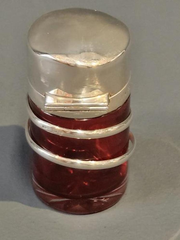 Silver and Cranberry Glass Serpent Scent Bottle - Image 3