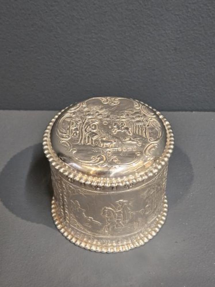 Immaculate Victorian Silver Tea Canister - Image 2