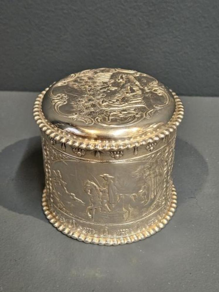 Immaculate Victorian Silver Tea Canister - Image 3
