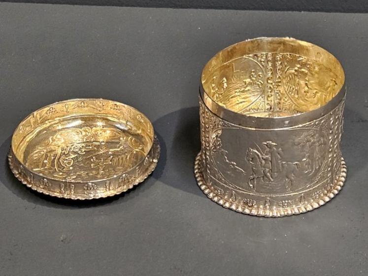 Immaculate Victorian Silver Tea Canister - Image 7
