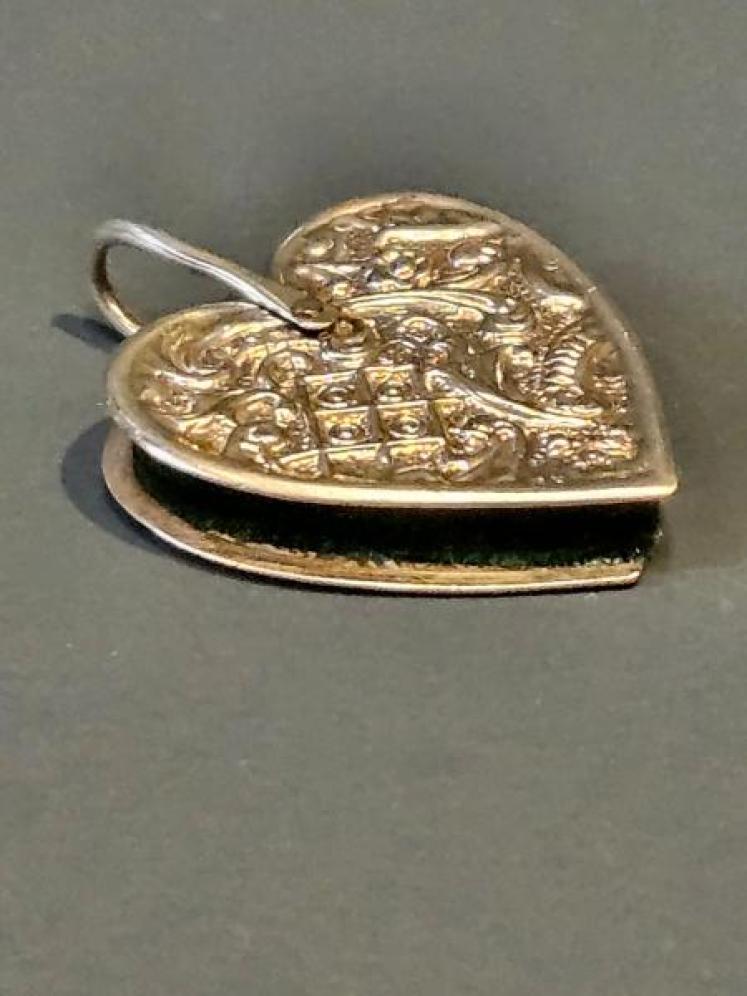 Victorian Heart Shaped Pin Cushion - Image 3