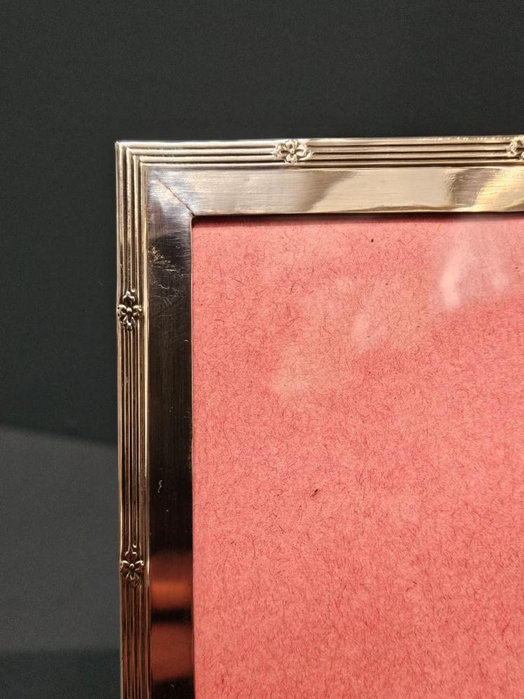 George V Silver Portrait Sized Photo Frame - Image 5
