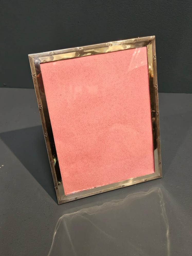 George V Silver Portrait Sized Photo Frame - Image 2