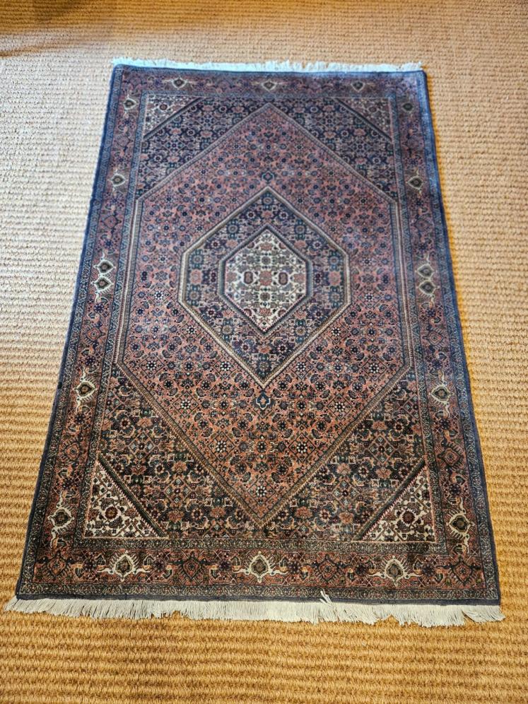 Fine Quality Persian Rug - Image 1