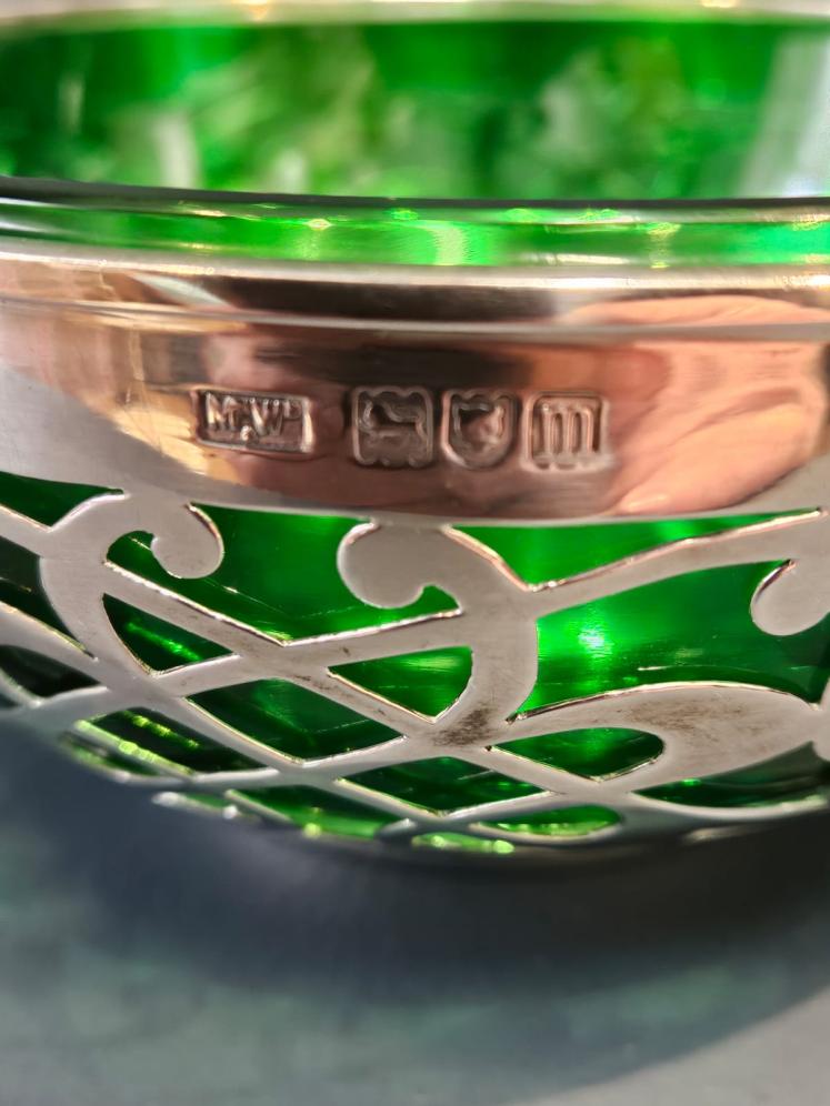 Large Edwardian Mappin and Webb Silver Quaich - Image 1