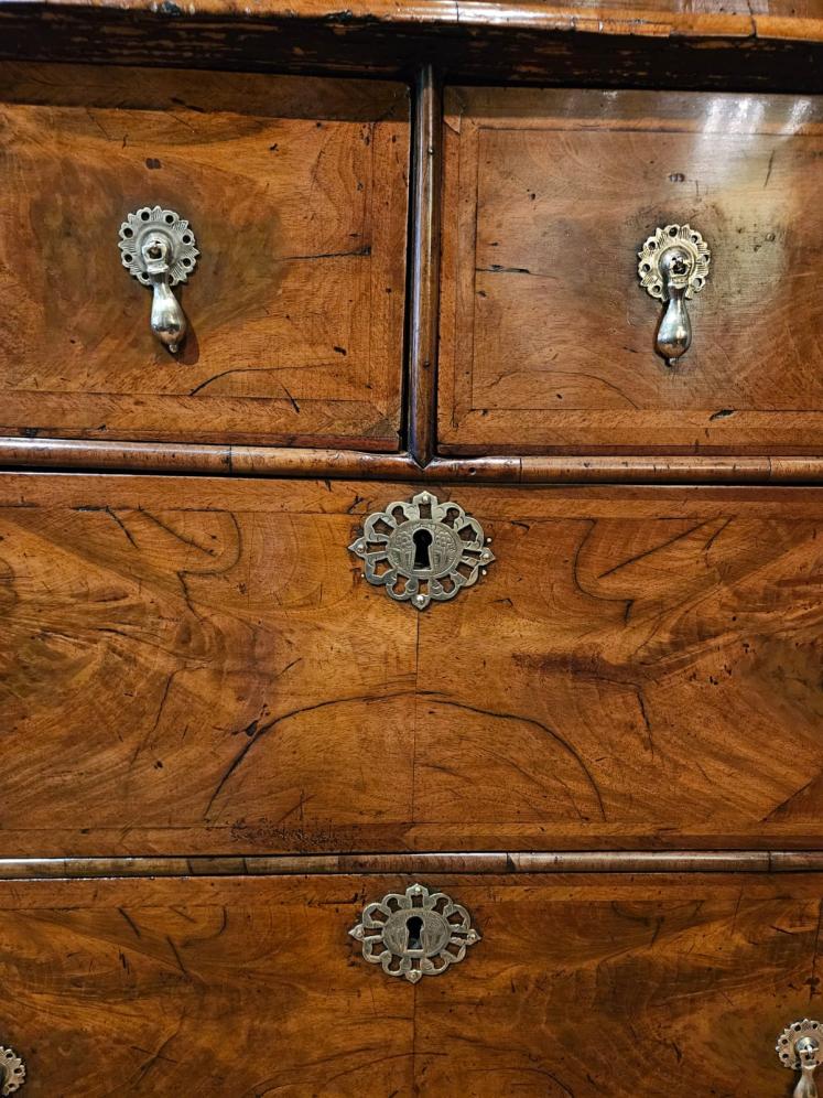 Superb William & Mary Walnut Escritoire - Image 11
