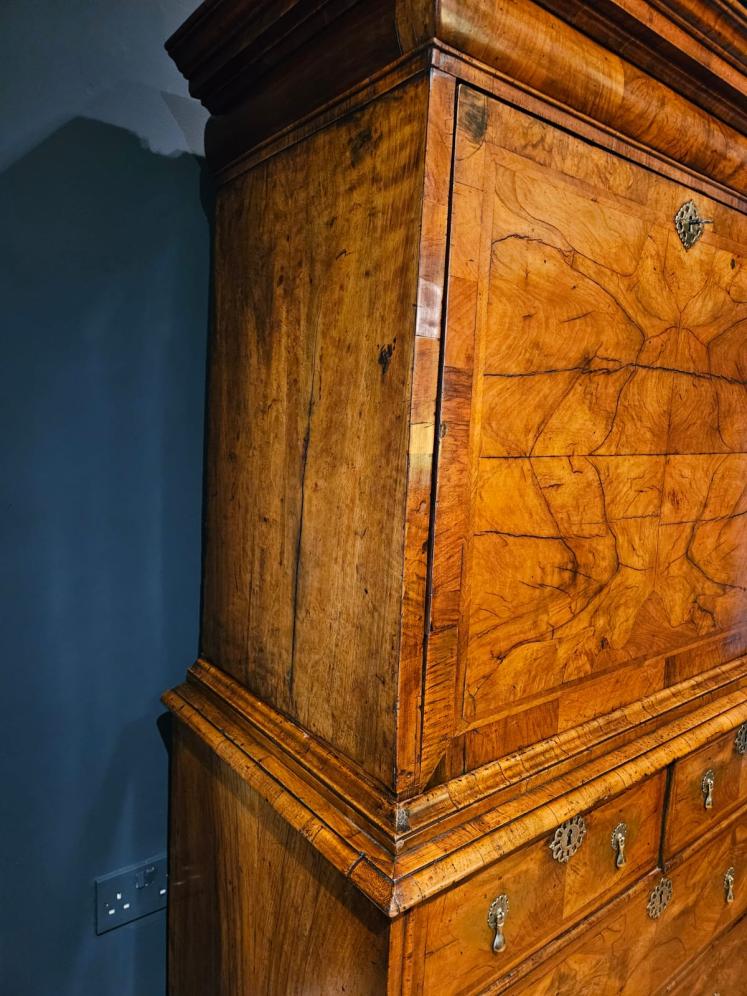 Superb William & Mary Walnut Escritoire - Image 2