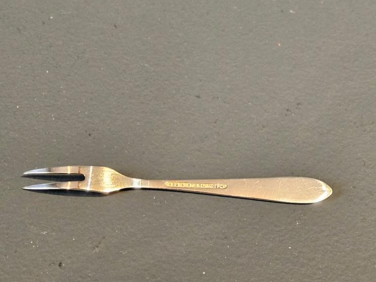Set of 6 Silver and Enamel Hors D'oeuvre Forks - Image 3
