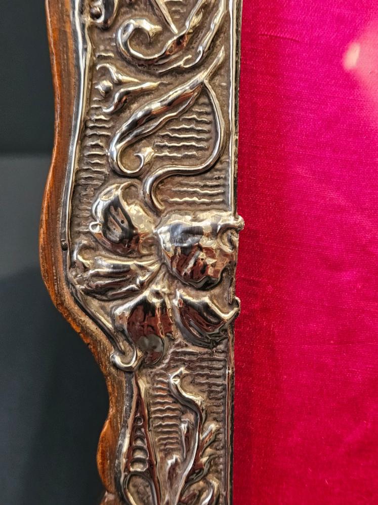 Embossed Edwardian Silver Art Nouveau Photo Frame  - Image 4