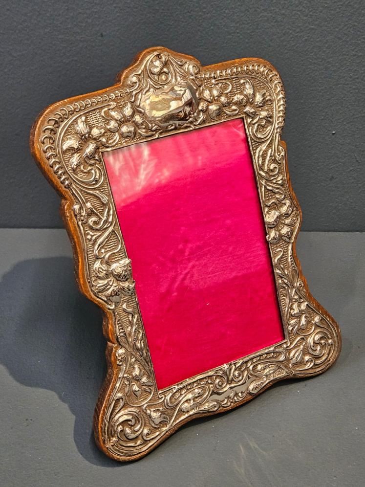 Embossed Edwardian Silver Art Nouveau Photo Frame  - Image 2