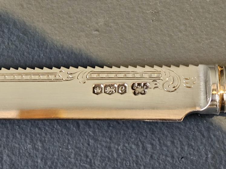 Cast Silver Blade Fruit Serving Knife  - Image 4