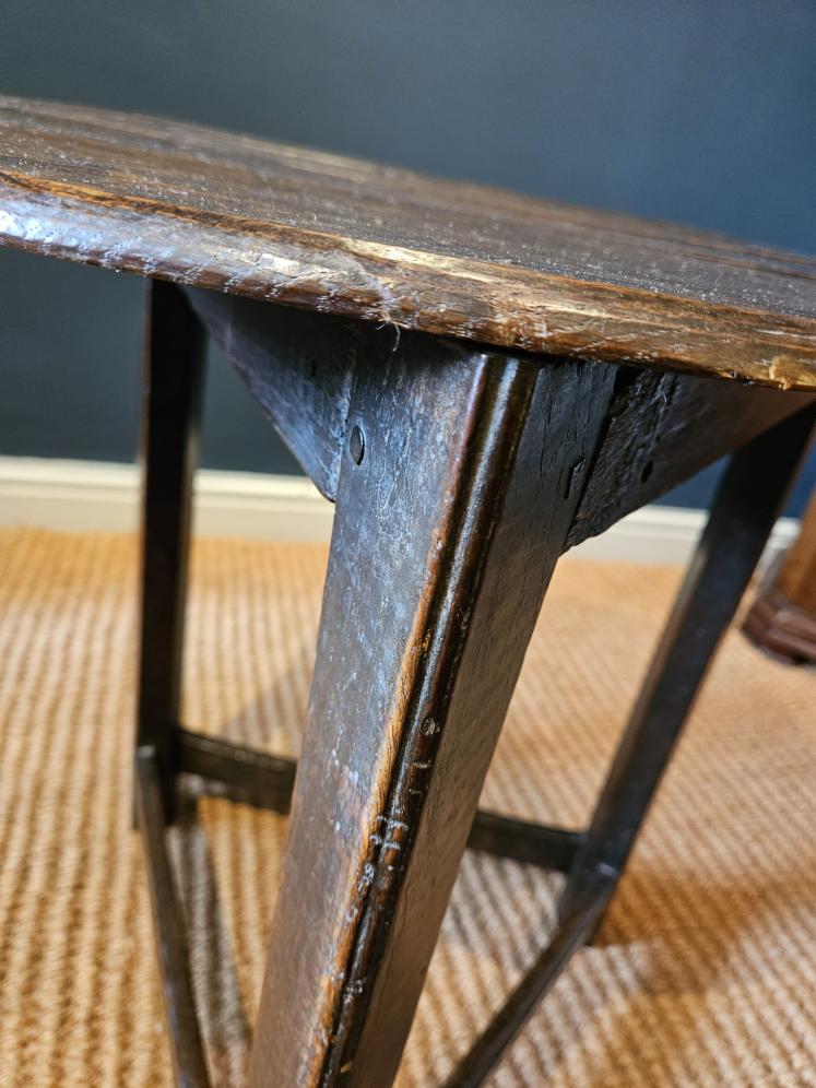 Primitive George III Welsh Oak Cricket Table  - Image 5