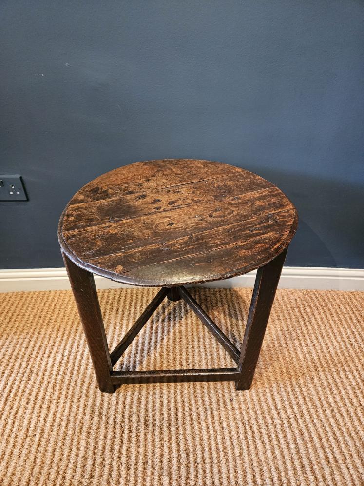 Primitive George III Welsh Oak Cricket Table  - Image 4