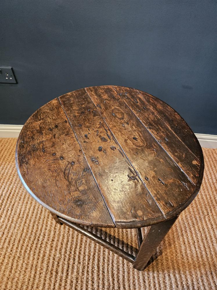 Primitive George III Welsh Oak Cricket Table  - Image 2