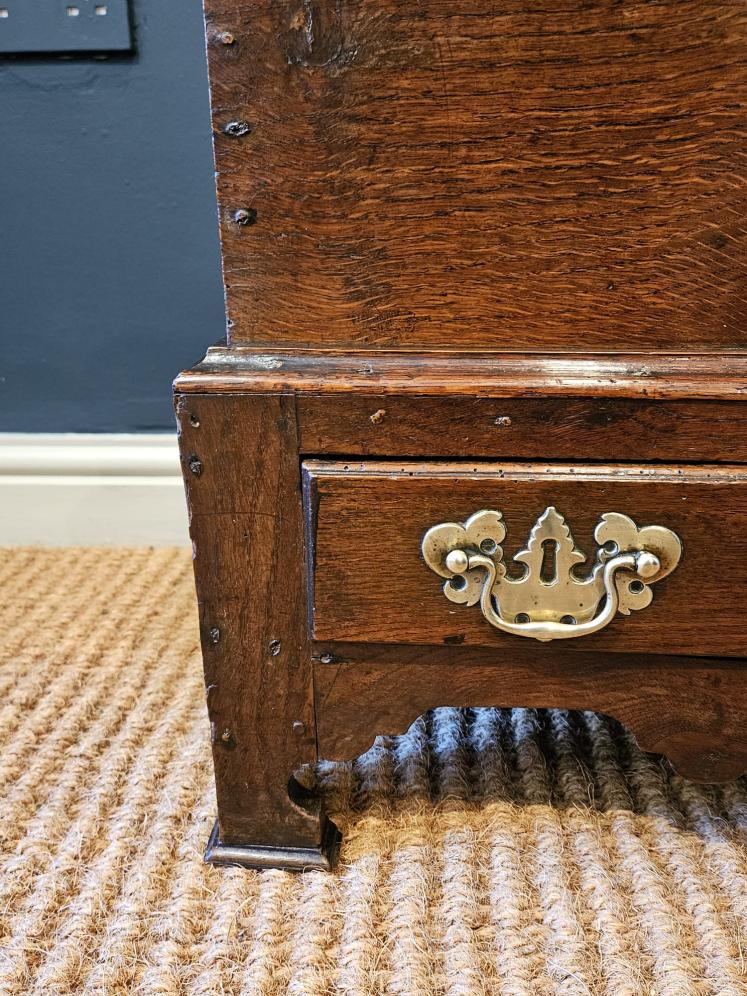 George II Oak Coffer Bach  - Image 8