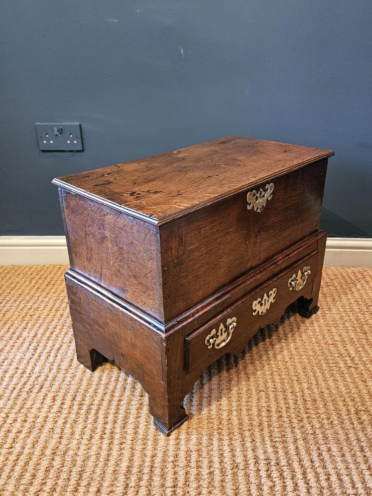 George II Oak Coffer Bach  - Image 6