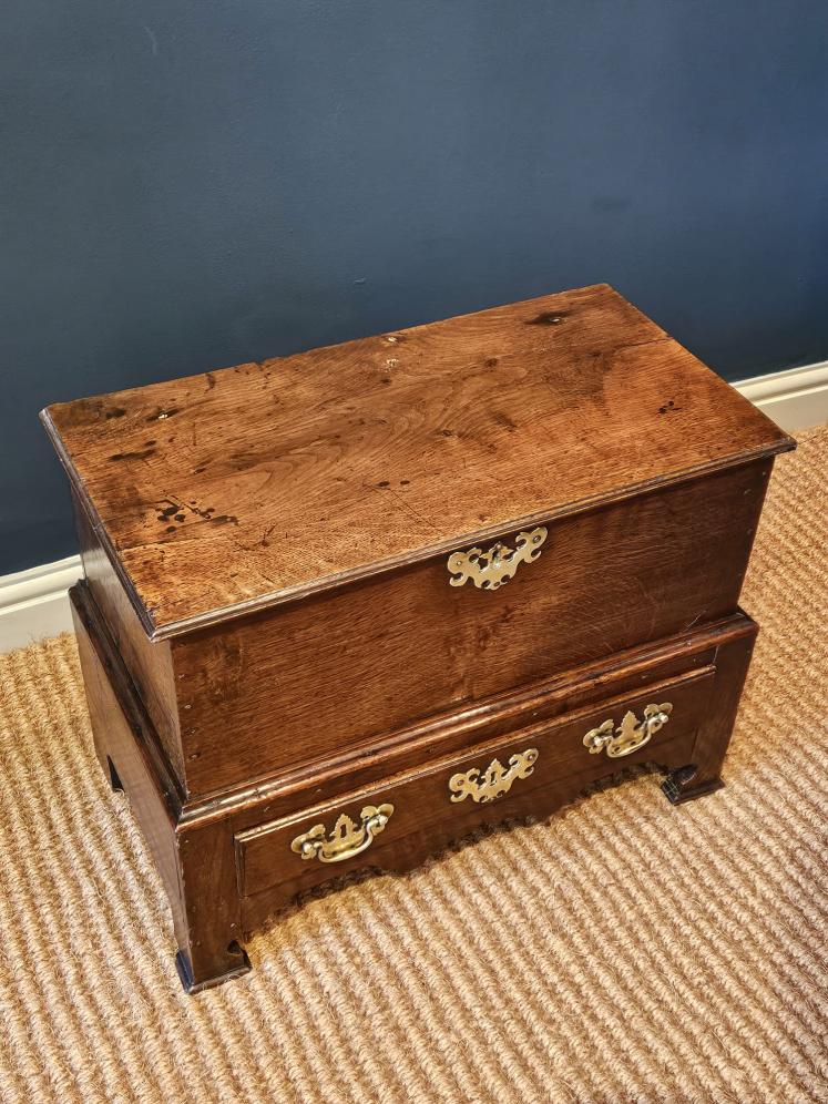George II Oak Coffer Bach  - Image 4
