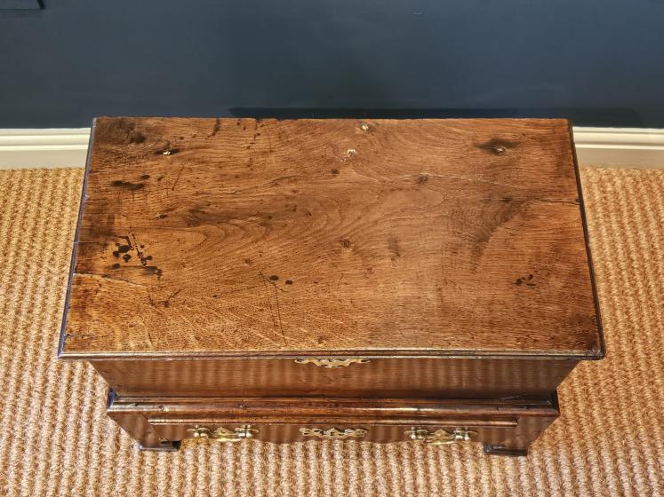 George II Oak Coffer Bach  - Image 2