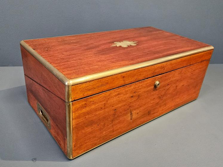 Large Early Victorian Mahogany Writing Slope - Image 4