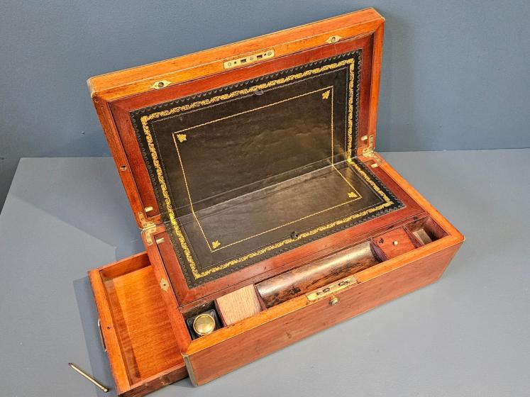 Large Early Victorian Mahogany Writing Slope - Image 1
