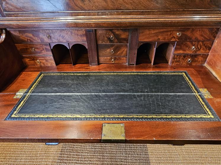 George III Mahogany Secretaire Chest on Chest - Image 3