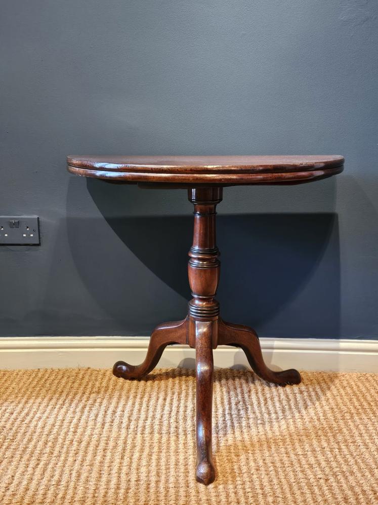 Georgian Mahogany Fold Over Top Tripod Table - Image 5