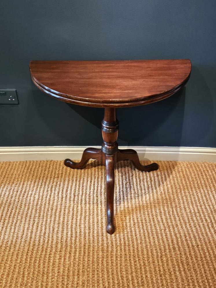 Georgian Mahogany Fold Over Top Tripod Table - Image 1