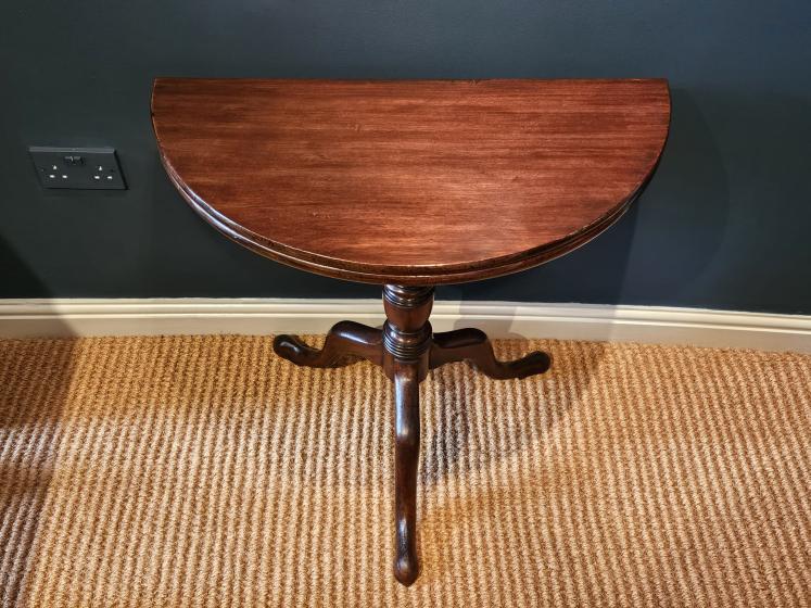Georgian Mahogany Fold Over Top Tripod Table - Image 3