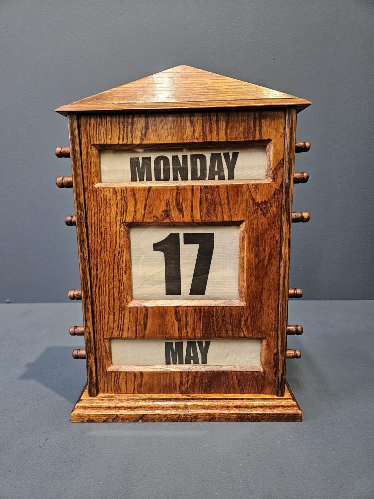 Large Edwardian Oak Perpetual Desk Calendar - Image 5